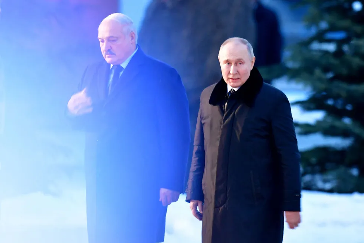 Lukashenko respondió a los rumores por el envío de tropas de la OTAN a la frontera y dijo que Lukashenko respondió a los rumores por el envío de tropas de la OTAN a la frontera y dijo que