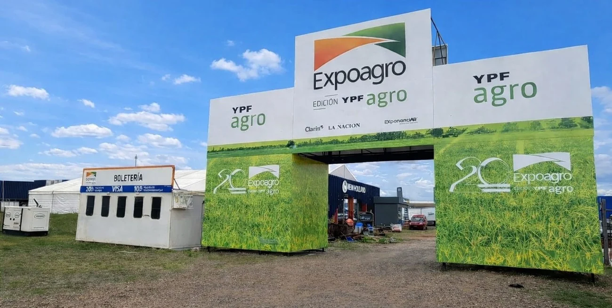 Del 10 al 13 de marzo, el predio ferial y autódromo de San Nicolás volverá a ser la sede de la megamuestra agroindustrial, que este año festeja su 20° aniversario y aguarda una edición histórica. Del 10 al 13 de marzo, el predio ferial y autódromo de San Nicolás volverá a ser la sede de la megamuestra agroindustrial, que este año festeja su 20° aniversario y aguarda una edición histórica.