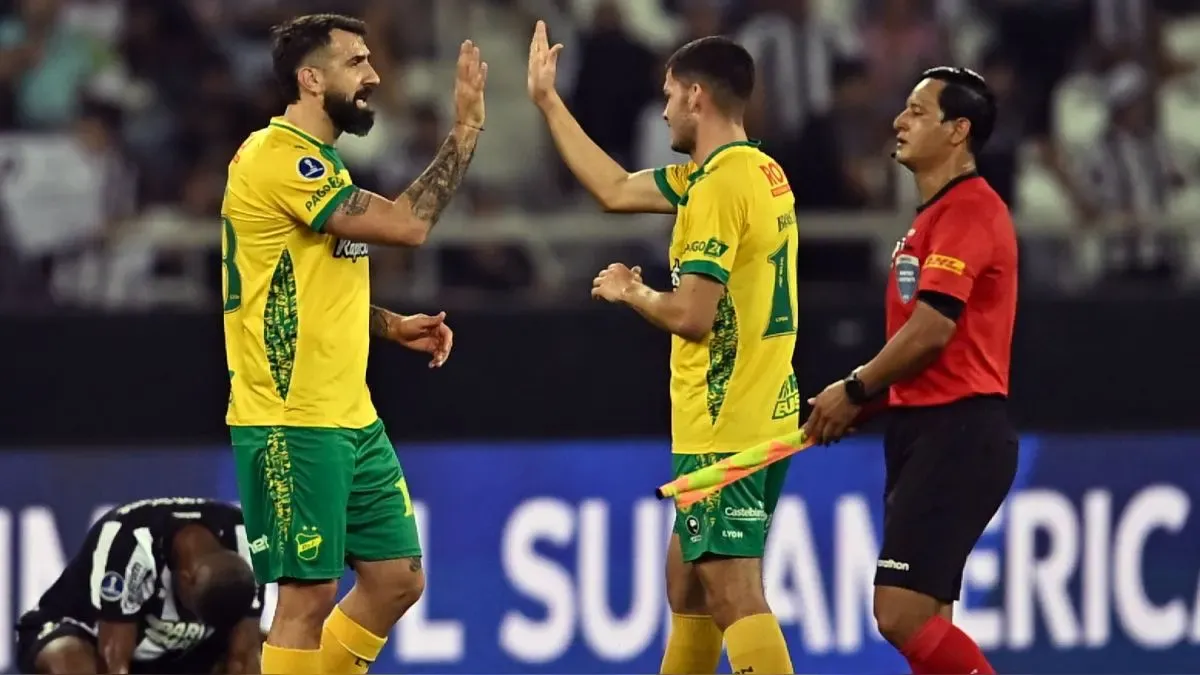 Defensa y Justicia igualó 1-1 ante Botafogo en Brasil y quedó muy bien parado de cara al partido revancha. El esfuerzo colectivo es más que la calidad individual brasileña.