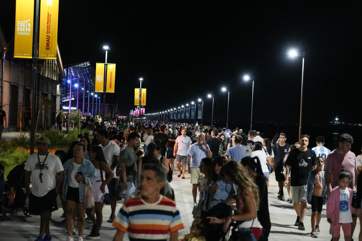 Una fiesta a la vera del río. Una fiesta a la vera del río.