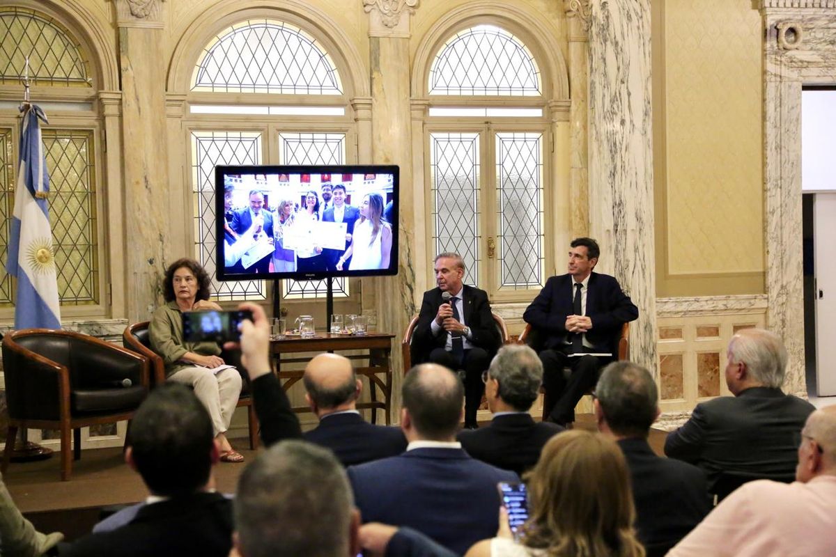 Miguel Ángel Pichetto en su exposición