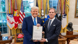 Alex Oxenford con Donald Trump.