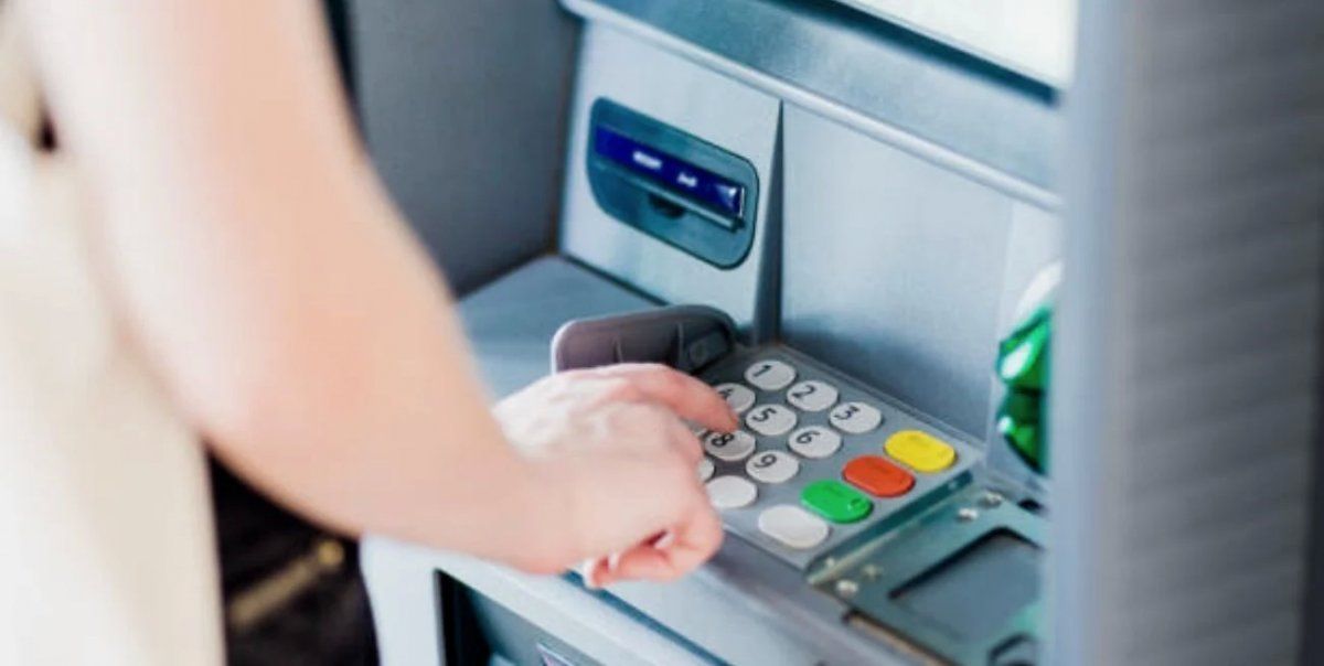 El lado oscuro de los cajeros automáticos. El lado oscuro de los cajeros automáticos.