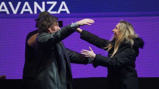 Los hermanos Milei festejando el triunfo. Los hermanos Milei festejando el triunfo.