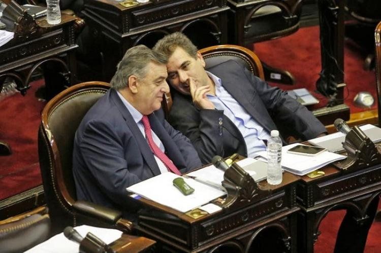 La oposición decidió denunciar penalmente al Presidente.