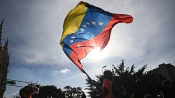 maduro cayo, pero los bonos de venezuela siguen siendo toxicos maduro cayo, pero los bonos de venezuela siguen siendo toxicos