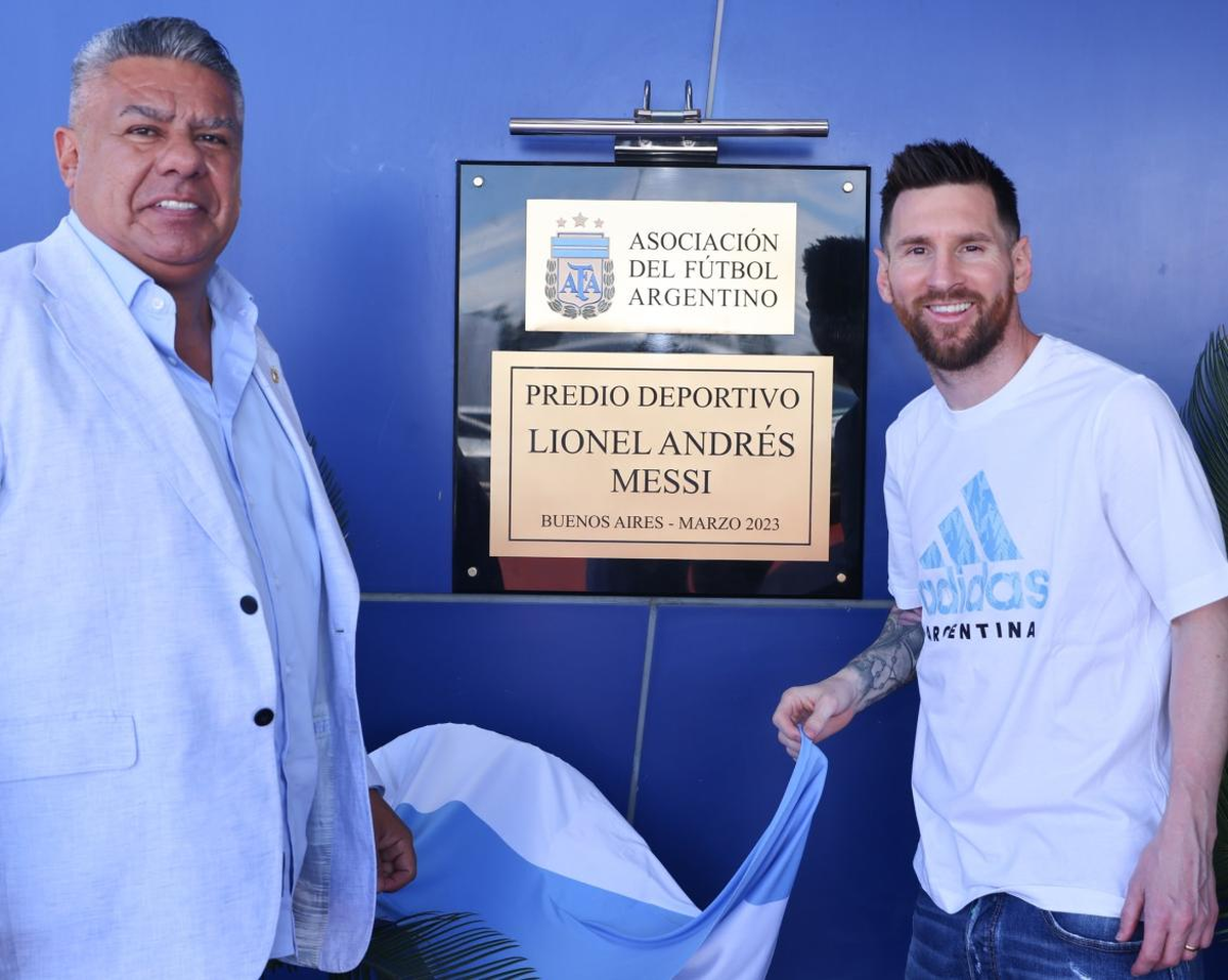 La Asociación de Fútbol Argentino (AFA) venderá su edificio y se mudará al predio Lionel Messi. La Asociación de Fútbol Argentino (AFA) venderá su edificio y se mudará al predio Lionel Messi.