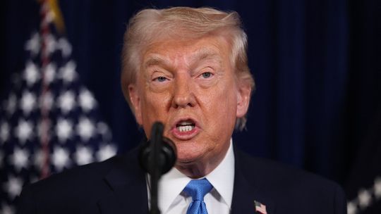 Perdió Anthropic: Donald Trump ordenó no usar modelos Clode (IA) en la gestión oficial