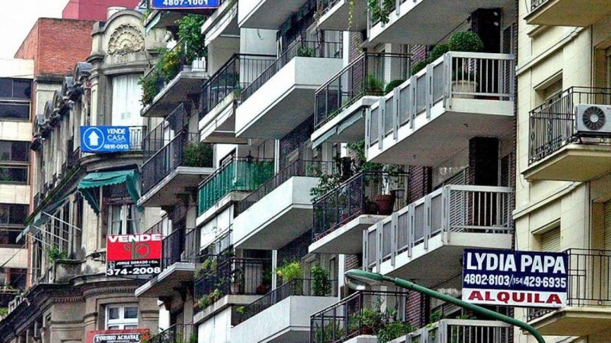 Con menos carteles en las calles, el mercado de los alquileres espera definiciones equitativas para dueños e inquilinos