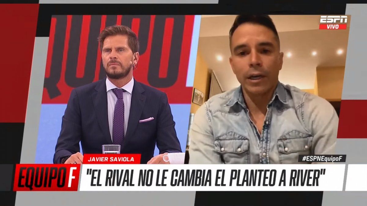El Pollo Vignolo se volvió viral por una insólita pregunta a Javier Saviola al aire. (Captura: ESPN).