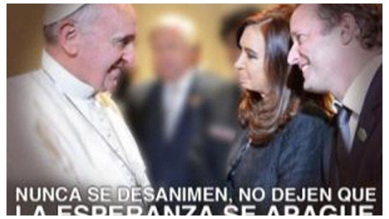 Para reducir la brecha, empapelan la Provincia con el afiche de Insaurralde y el Papa