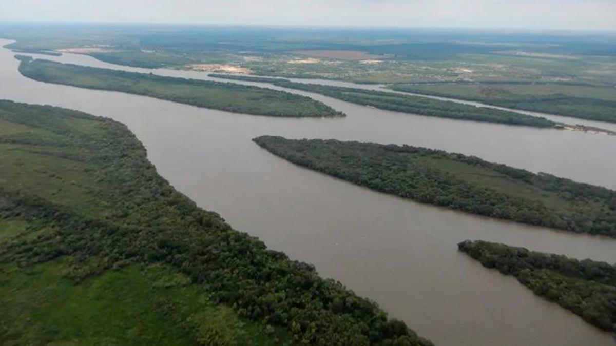 El parque se desarrolla en más de 4.000 hectáreas sobre el río Uruguay, entre Concepción del Uruguay y Gualeguaychú. El parque se desarrolla en más de 4.000 hectáreas sobre el río Uruguay, entre Concepción del Uruguay y Gualeguaychú. 