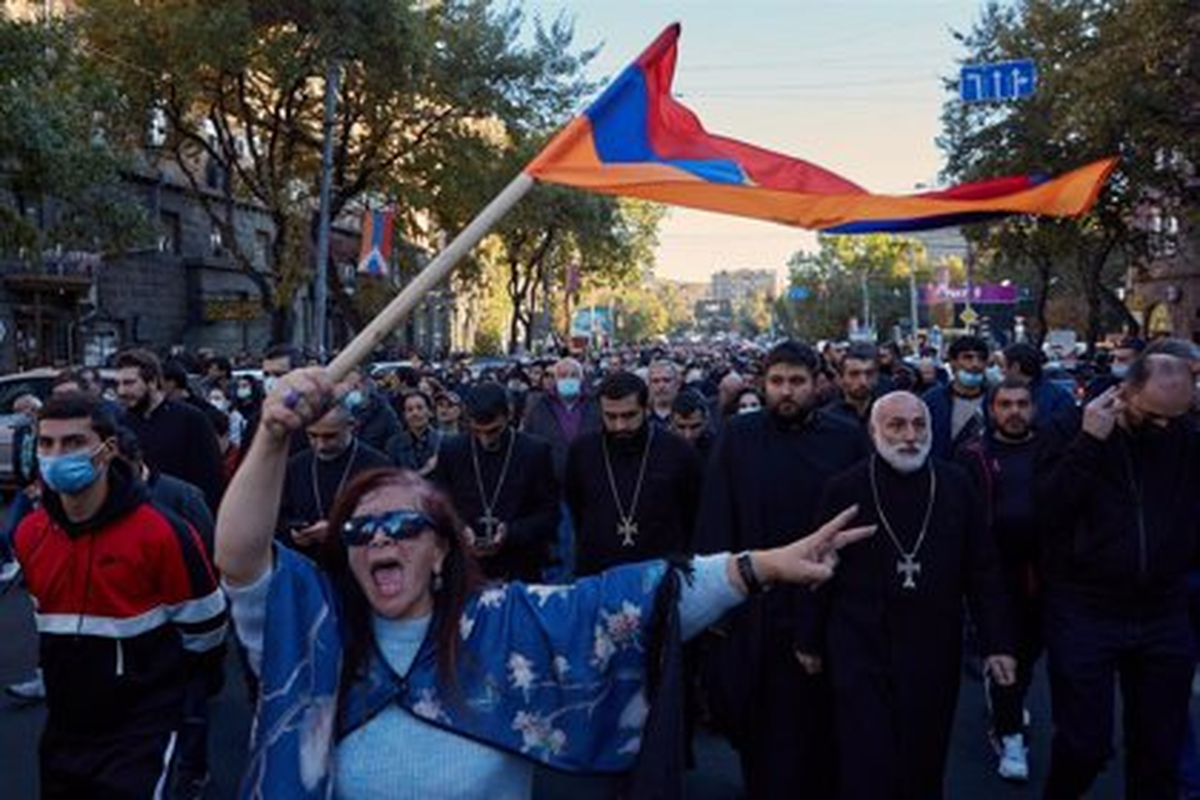 Más de 140 personas fueron detenidas este lunes en Ereván, en acciones de protesta que exigen la dimisión Nikol por su inacción en Nagorno Karabaj.