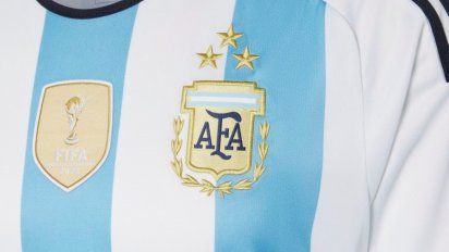 Camiseta de 3 estrellas: Indignación por avivada de Adidas