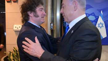 Ridículo: Javier Milei quiere ir a Israel en la peor crisis política de Tel Aviv