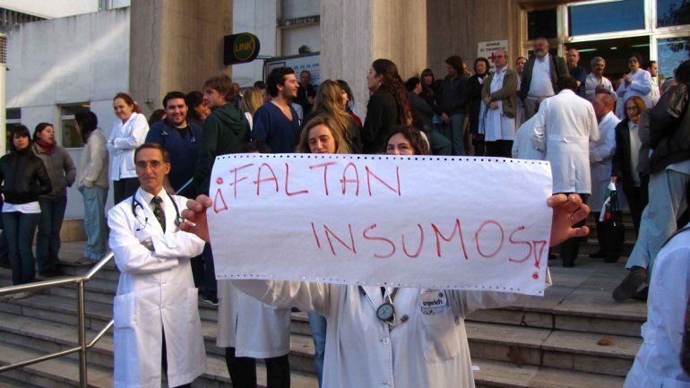 La falta de insumos médicos se agravó tras la devaluación posPASO La falta de insumos médicos se agravó tras la devaluación posPASO