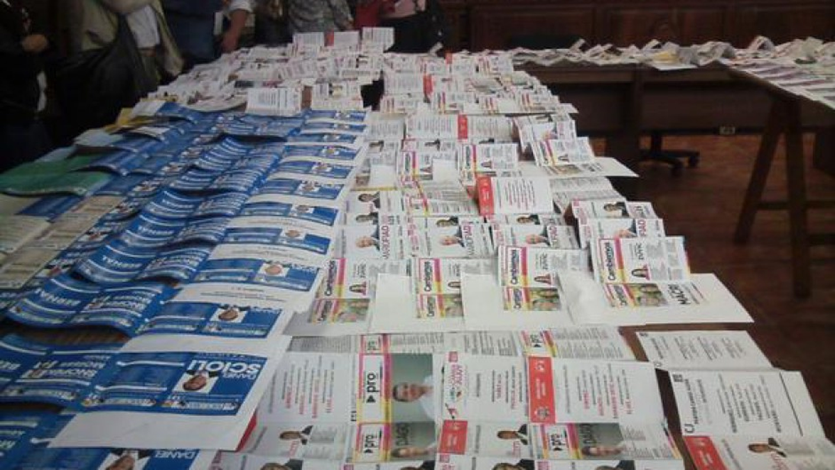 Las listas colectoras, una herramienta que puede ayudar tanto al peronismo como a la oposición donde LLA y el PRO no terminan de acordar un frente electoral. Las listas colectoras, una herramienta que puede ayudar tanto al peronismo como a la oposición donde LLA y el PRO no terminan de acordar un frente electoral.