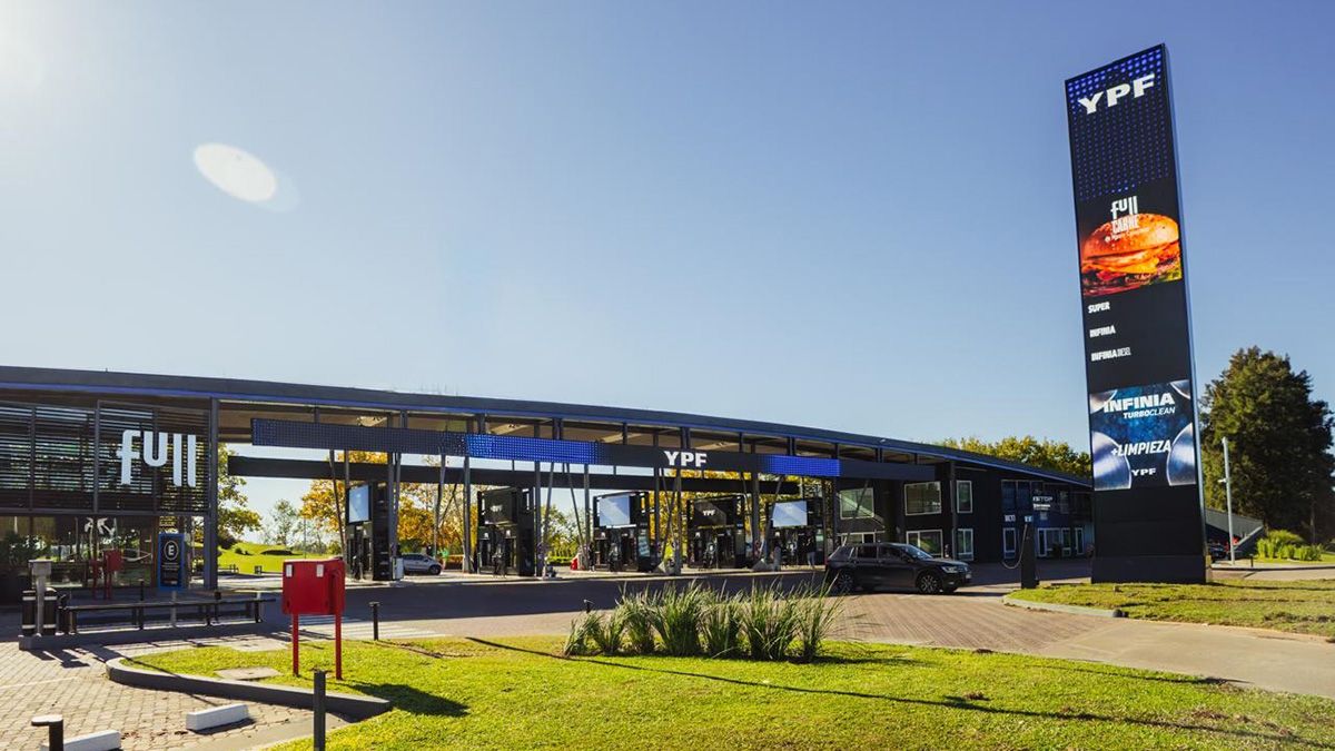 YPF inauguró en el barrio privado Nordelta una estación de servicios única de clase mundial bajo el formato YPF Black. YPF inauguró en el barrio privado Nordelta una estación de servicios única de clase mundial bajo el formato YPF Black.