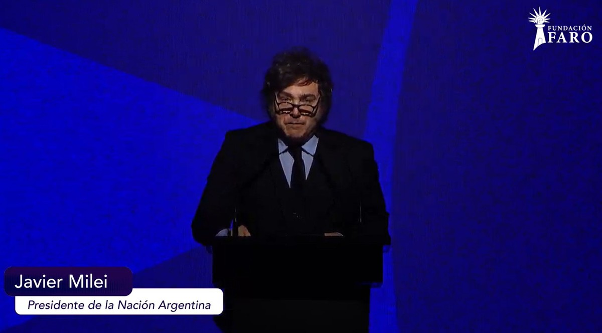 Javier Milei gener&oacute; un repudio generalizado despu&eacute;s de haber nombrado a los periodistas que investigaron la causa $LIBRA y llamar a "quemar en la hoguera a los hijos de puta". Foto: Captura YouTube