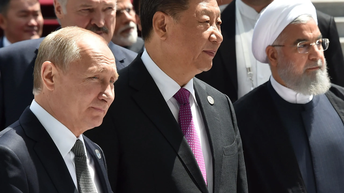 Rusia, beneficiada por lo de Ormuz, afirma que "se han pasado de la raya" con Irán 