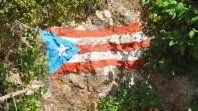 La bandera de Puerto Rico, símbolo de identidad y orgullo en una isla que hoy vive un renovado protagonismo cultural y turístico.