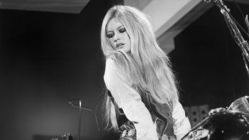 Brigitte Bardot, ícono del cine y la cultura del siglo XX, falleció el 28 de este mes a los 91 años, dejando una huella que trascendió la pantalla y llegó hasta las playas que marcaron su vida. Foto: Noticias Argentinas. Brigitte Bardot, ícono del cine y la cultura del siglo XX, falleció el 28 de este mes a los 91 años, dejando una huella que trascendió la pantalla y llegó hasta las playas que marcaron su vida. Foto: Noticias Argentinas.