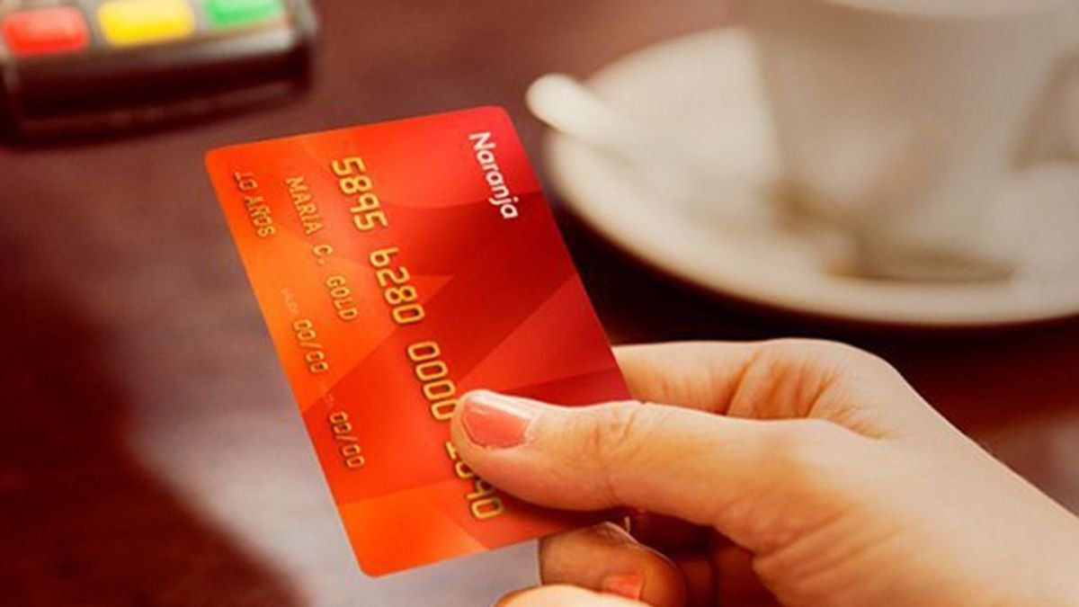 Cómo funciona la estafa que amenaza con bloquear tus tarjetas. Cómo funciona la estafa que amenaza con bloquear tus tarjetas.