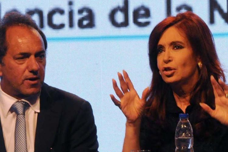 Esta tarde, cristina y Scioli en Lanús.-