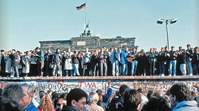 Caída del Muro de Berlín (1989)