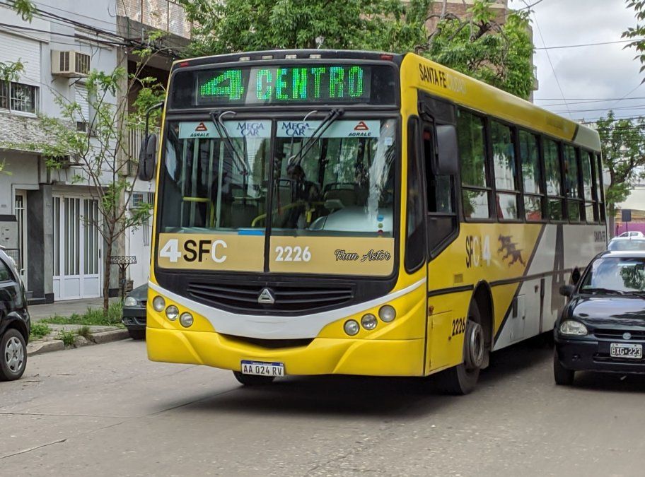 Tras la paritaria de la UTA, las empresas de colectivos reclaman fondos adeudados. Tras la paritaria de la UTA, las empresas de colectivos reclaman fondos adeudados.