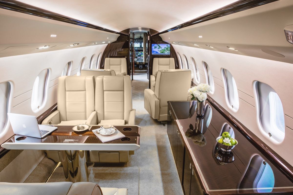 Interior de un Jet Bombardier Global Express 6000.