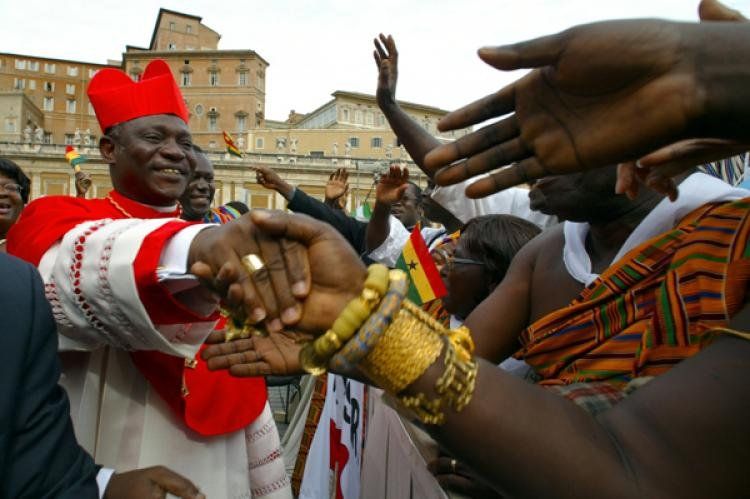 William Hill, la mayor casa de apuestas de Gran Bretaña, tiene como favorito a Peter Turkson, de Ghana, de 64 años, cuya elección se pagaría 4 a 1.