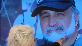 Eduardo Belliboni intentó seducir a Carmen Barbieri en plena nota. (Foto: Captura de video) Eduardo Belliboni intentó seducir a Carmen Barbieri en plena nota. (Foto: Captura de video)
