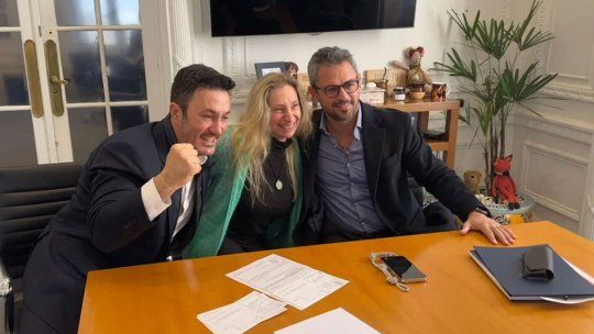 Petri, Karina y Martín Menem cuando el ministro de Defensa se afilió a LLA. Petri, Karina y Martín Menem cuando el ministro de Defensa se afilió a LLA.