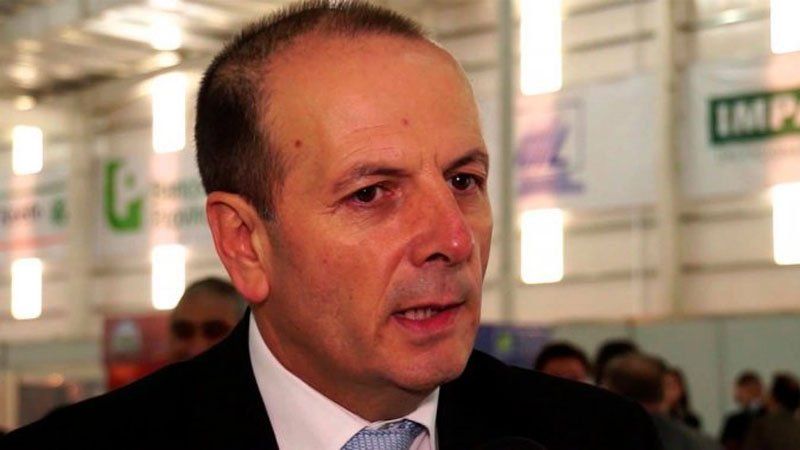 Jorge Eduardo Devesa fue hallado muerto con signos de asfixia y golpes, en su casa, y sospechan de su hijo, que fue detenido anoche.