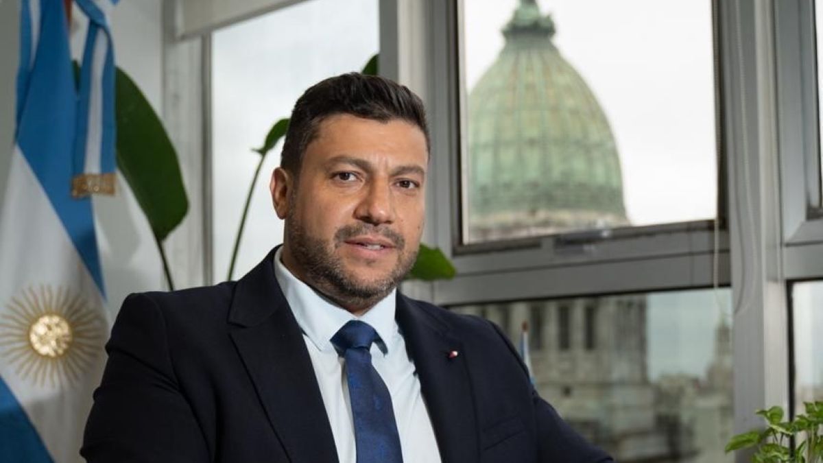 Rosario 2027 es el objetivo de Gabriel Chumpitaz, y por eso no hay LLA.