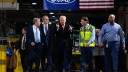 Donald Trump escrachado en Ford por culpa de Epstein