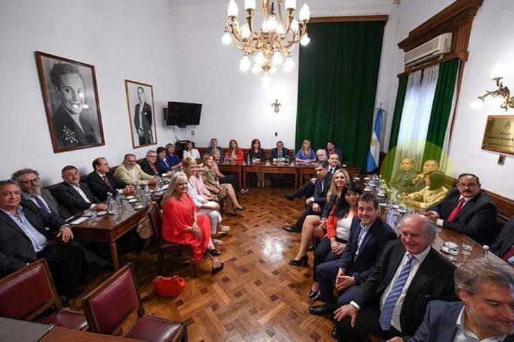 senado peronismo.jpg