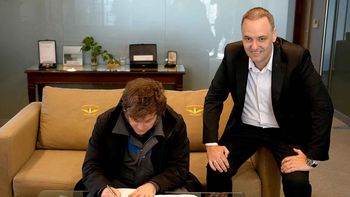 Llegó Milei y firmó la Reforma Laboral mientras la CGT busca los últimos votos para rechazarla