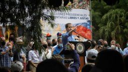 altText(Juan Guaidó quiere hacer creer que Maduro está derrotado)}