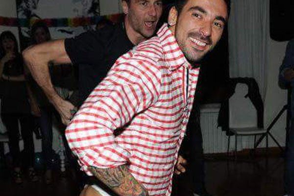 Lavezzi escrachado luciendo una tanga.