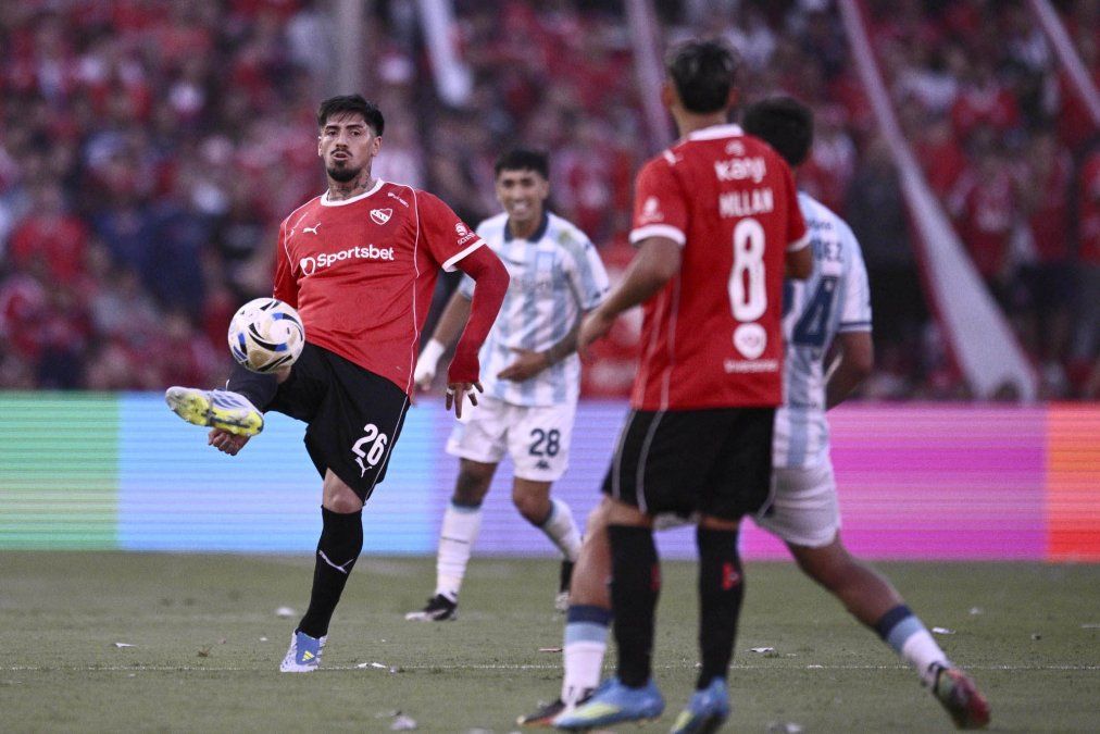 El Rojo venció 1-0 a la Academia El Rojo venció 1-0 a la Academia