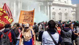Los gremios de Santa Fe repudian las detenciones y convocan a una marcha contra Maximiliano Pullaro.