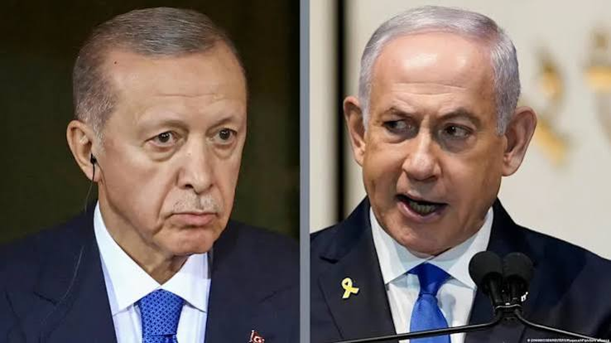 Un presunto traslado de tropas turcas a Siria ha desatado un enfrentamiento entre el presidente de Turquía, Recep Tayyid Erdogan (izq), y el primer ministro israelí, Benjamin Netanyahu (der).JOHANNSSEN/REUTERS/Magana/AP/picture alliance Un presunto traslado de tropas turcas a Siria ha desatado un enfrentamiento entre el presidente de Turquía, Recep Tayyid Erdogan (izq), y el primer ministro israelí, Benjamin Netanyahu (der).JOHANNSSEN/REUTERS/Magana/AP/picture alliance