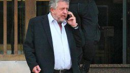 Yo no estoy procesado por ningún delito de extorsión o de espionaje