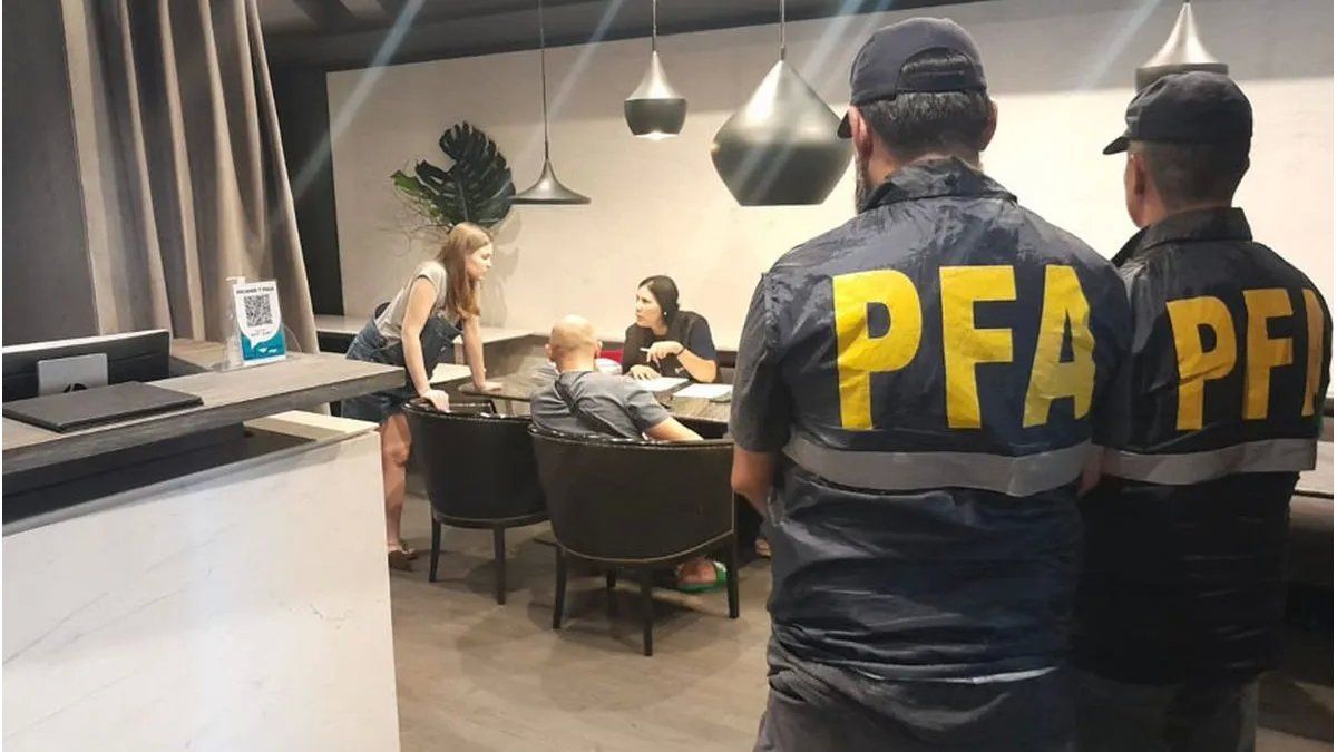 Pasaportes para rusos De Uruguay a Argentina y Migraciones