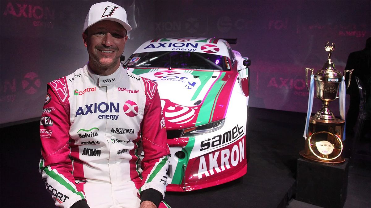 Agustín Canapino presentó oficialmente el nuevo equipo AXION energy y Castrol como nuevo sponsor para la temporada 2026 del Turismo Carretera. Agustín Canapino presentó oficialmente el nuevo equipo AXION energy y Castrol como nuevo sponsor para la temporada 2026 del Turismo Carretera.