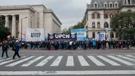 Marcha CGT al Ministerio de Economía por endeudados.