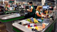 Paritarias de empleados de comercio cerraron en 5% para el trimestre abril-junio. Paritarias de empleados de comercio cerraron en 5% para el trimestre abril-junio.