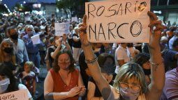 Rosario en su lucha por salir del infierno que la devalúa.